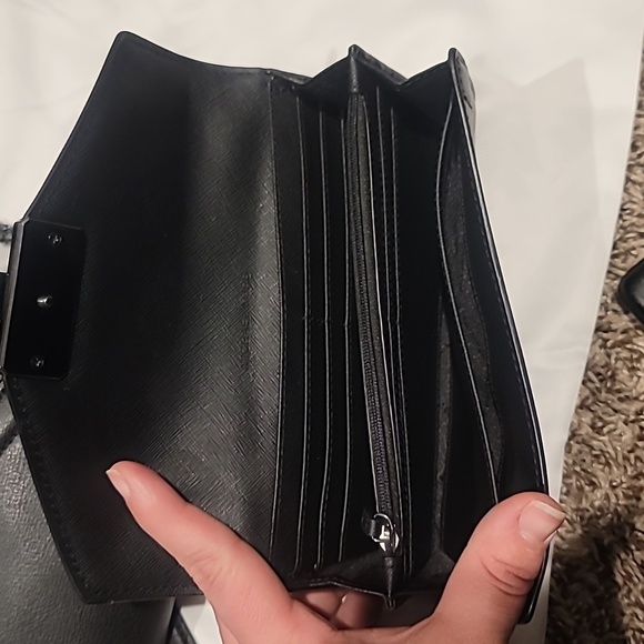 NWT Michael Kors Kinsley Crossbody with Matching Wallet - Picture 10 of 11